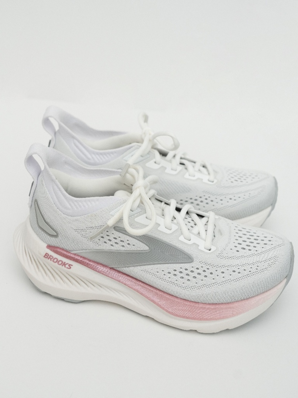 Brooks - Glycerin 23 Athletic Shoes